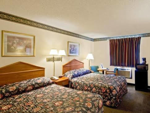 Lodge Econo Akron Copley Northwest *
